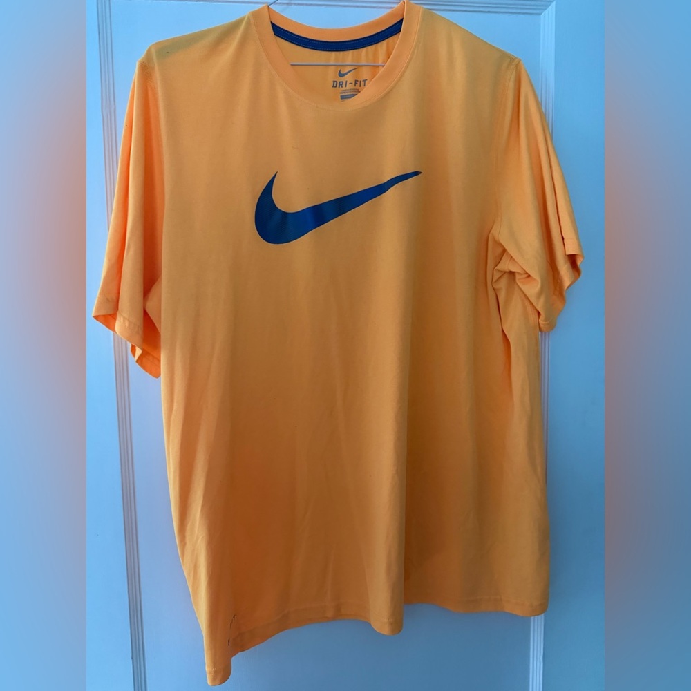 Nike Men's DriFit Bright Orange Tee with Swoosh— Size XL